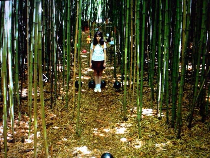 Still do filme Bili com limão verde na mão